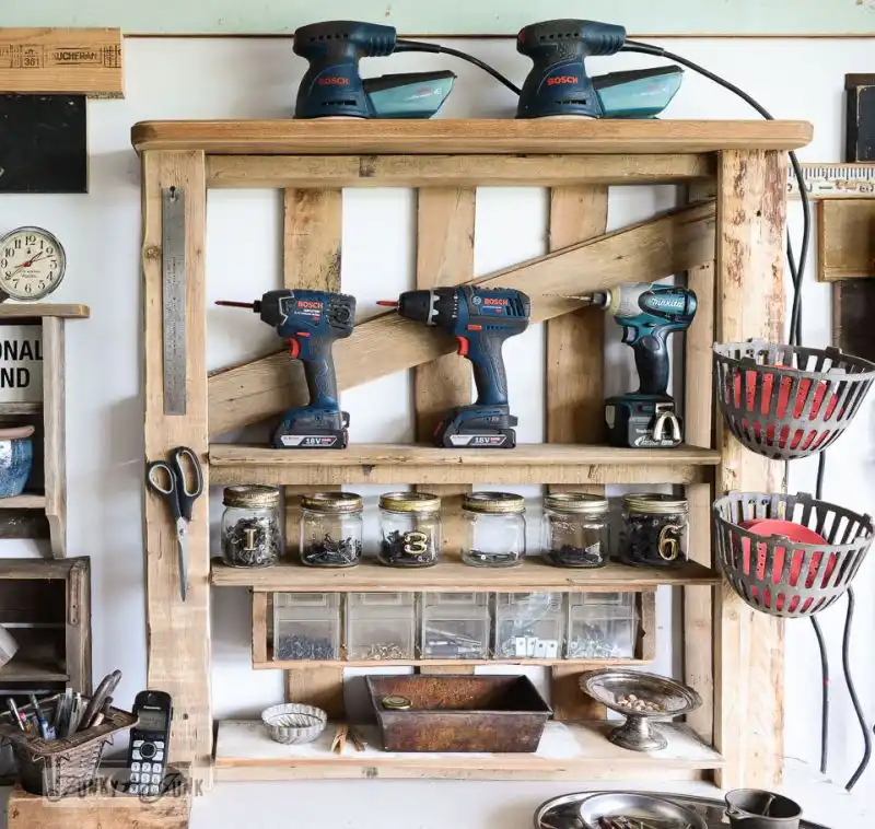 Pallet shelves for tools