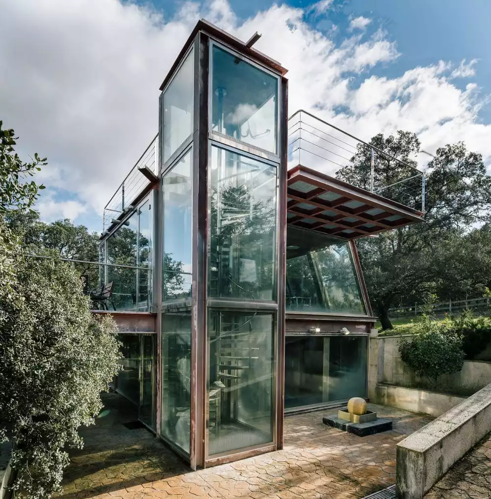 Pavilion Residence designed by Penelas Architects