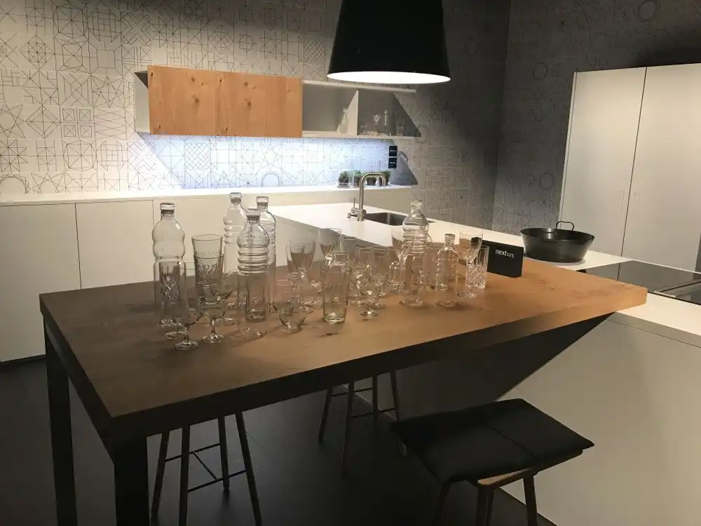 Pay attention to the lighting on the kitchen