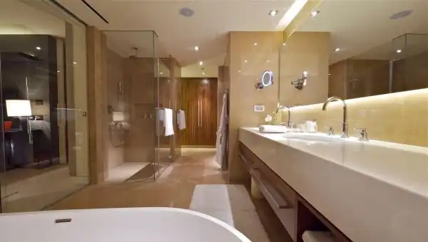 Penthouse Residence bathroom