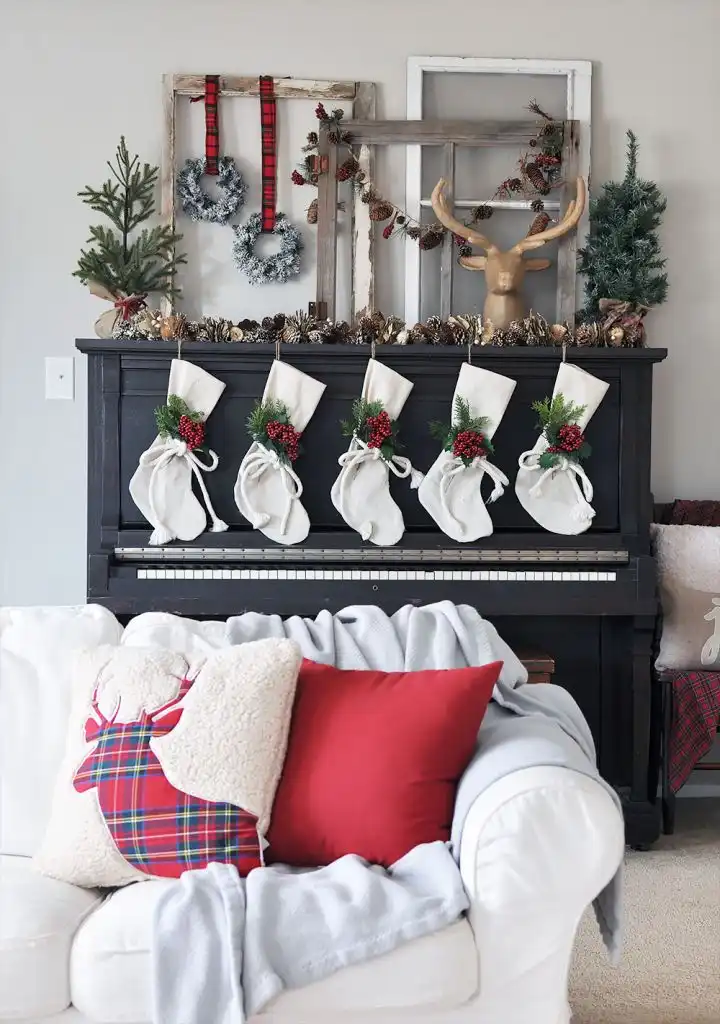 Piano wall decor for Christmas