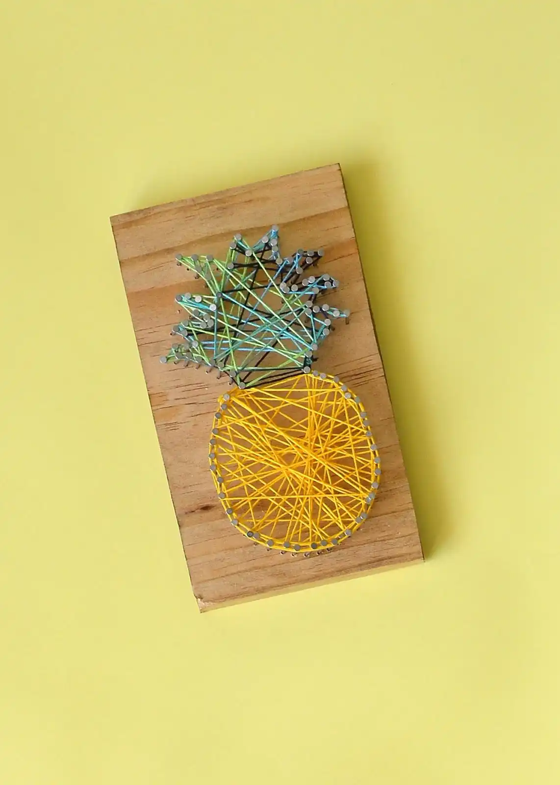 Pineapple string art DIY