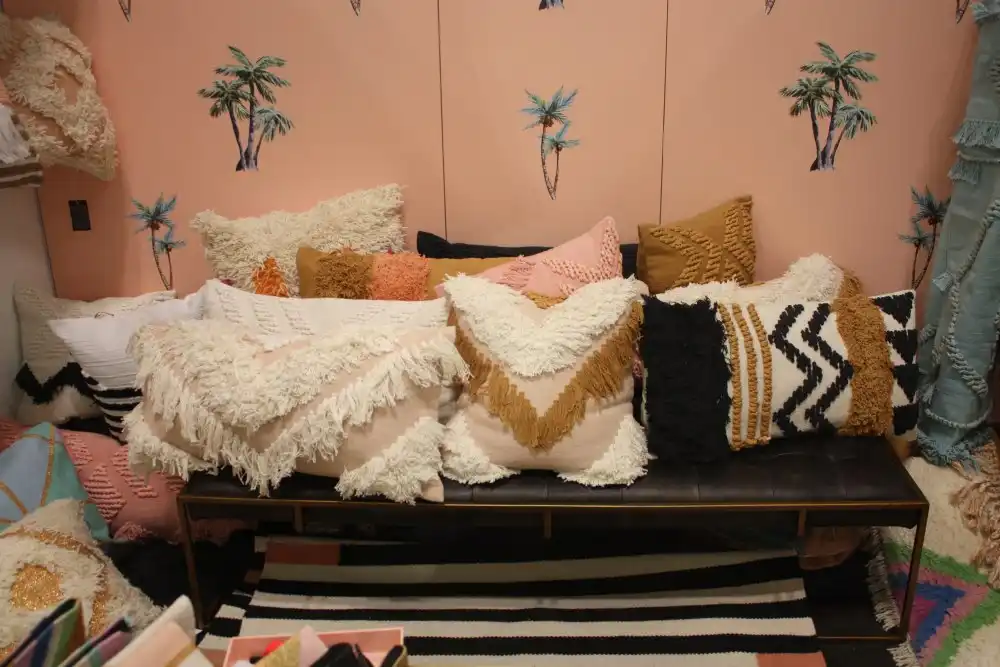 Pink throw pillows decor