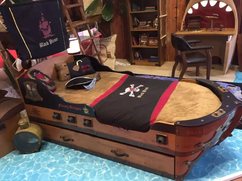 Pirate ship bedroom design