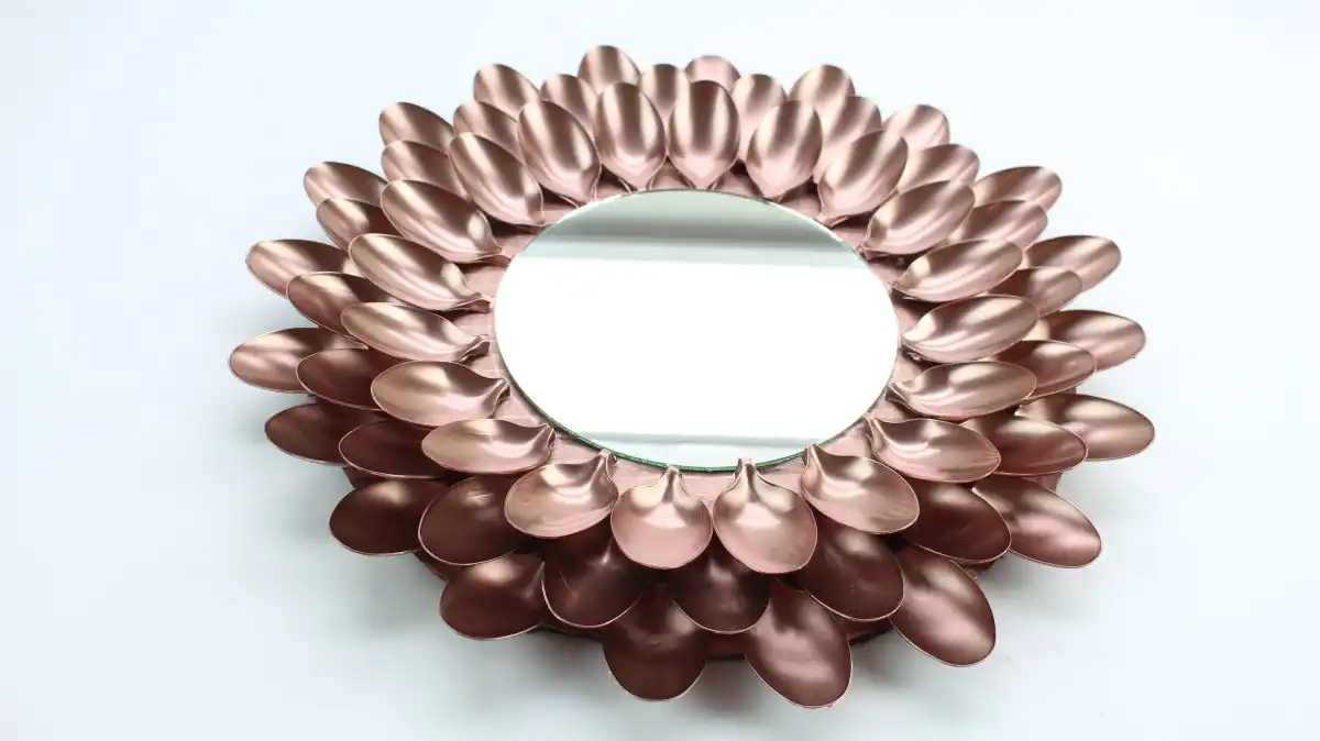 Plastic spoon mirrror decorative