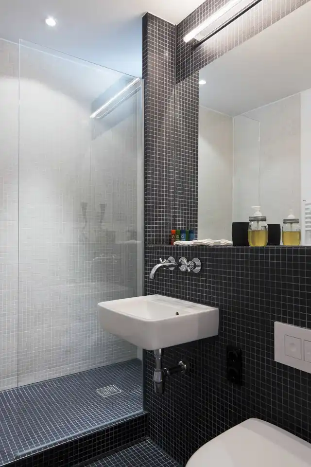 Plus One Small Apartment in Berlin Bathroom