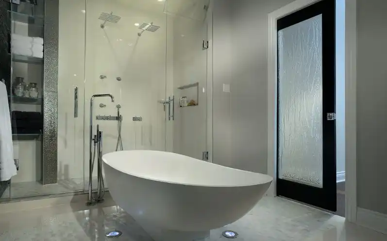 Pocket bathroom door with rain glass