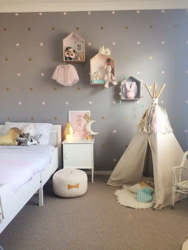 Polka dots for teenage girl room