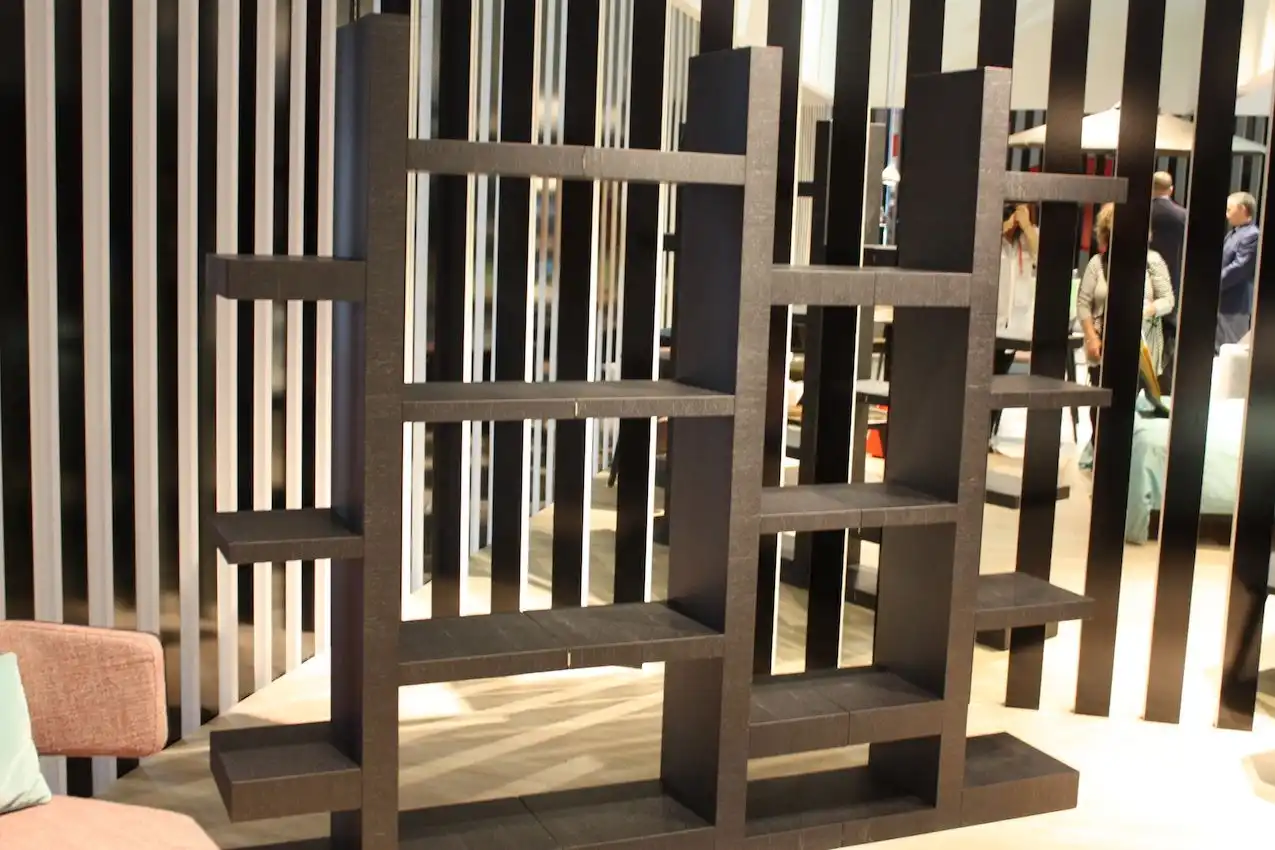 Innovative styles increase the function of a bookshelf.