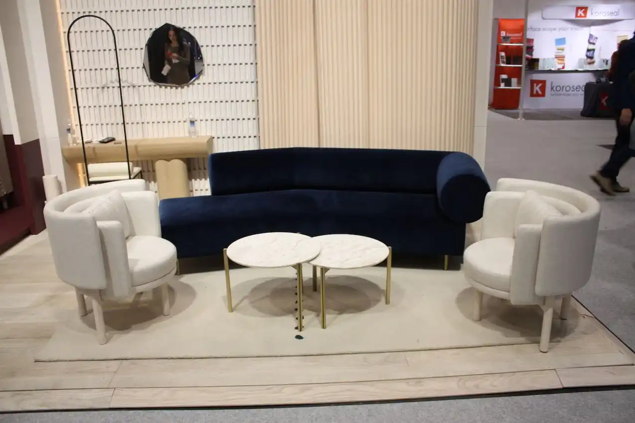 This living room grouping has sophisticated lines and style.