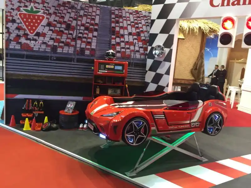 Race car bed in red