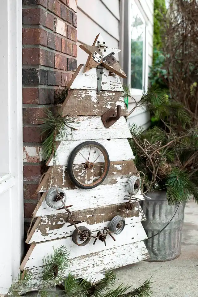 Awesome DIY Christmas Tree Ideas With Non-traditional Designs