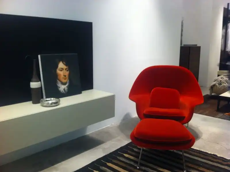 Red warm color for living room reading corner