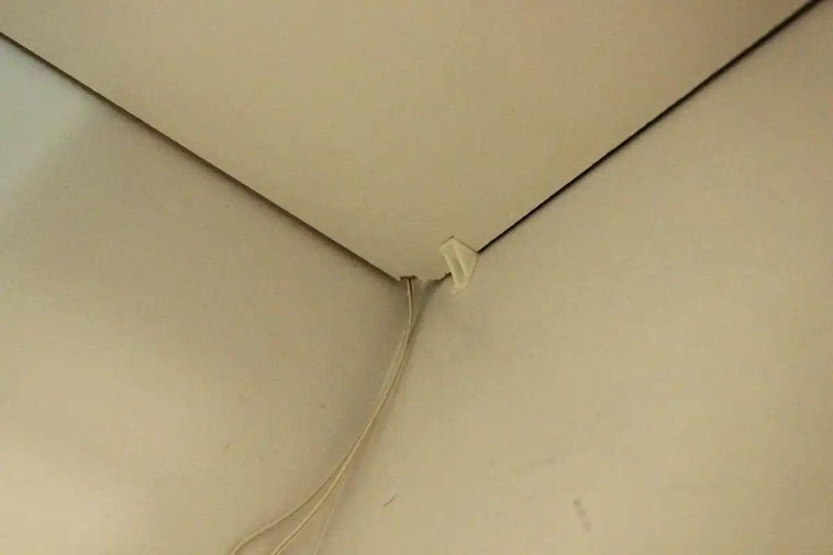 Reinstall the shelf