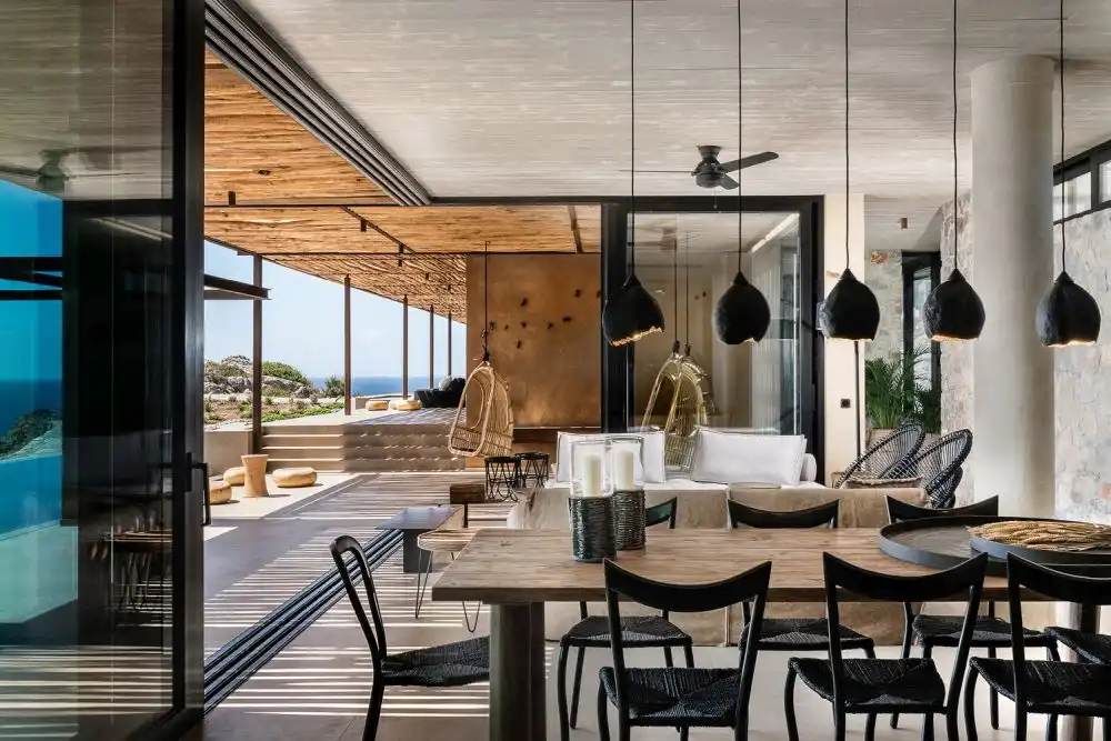 Residence in Livadia by PALY architects dining