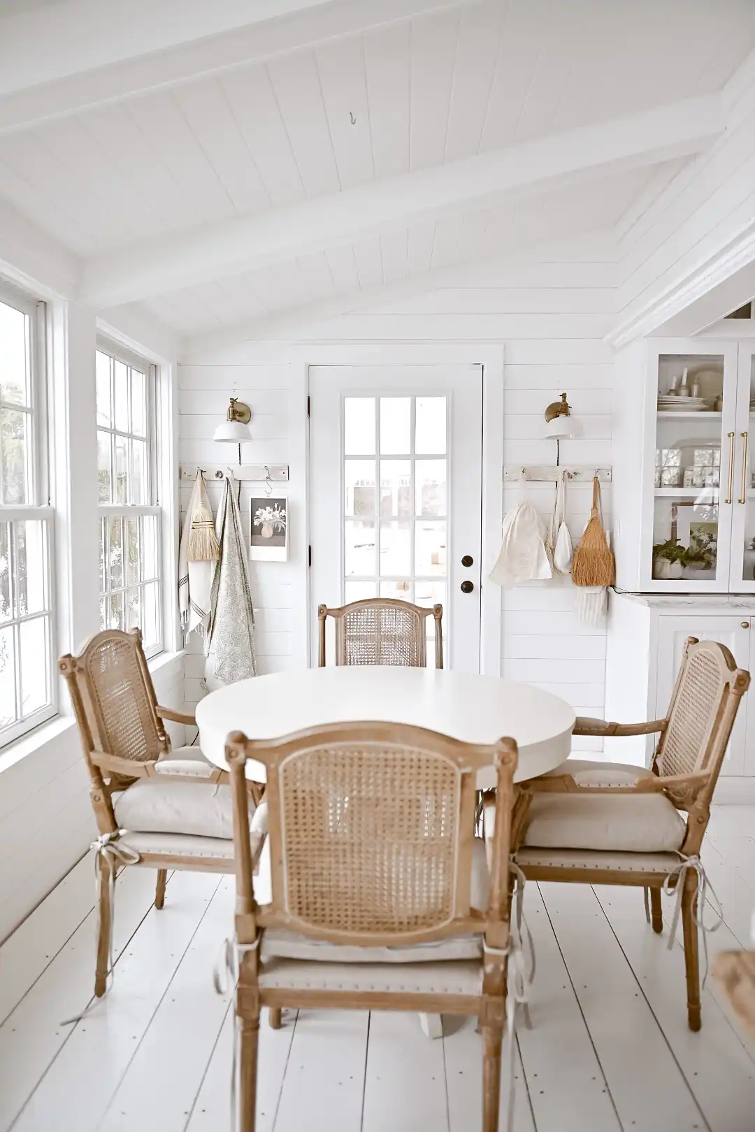 Round farmhouse table and chairs