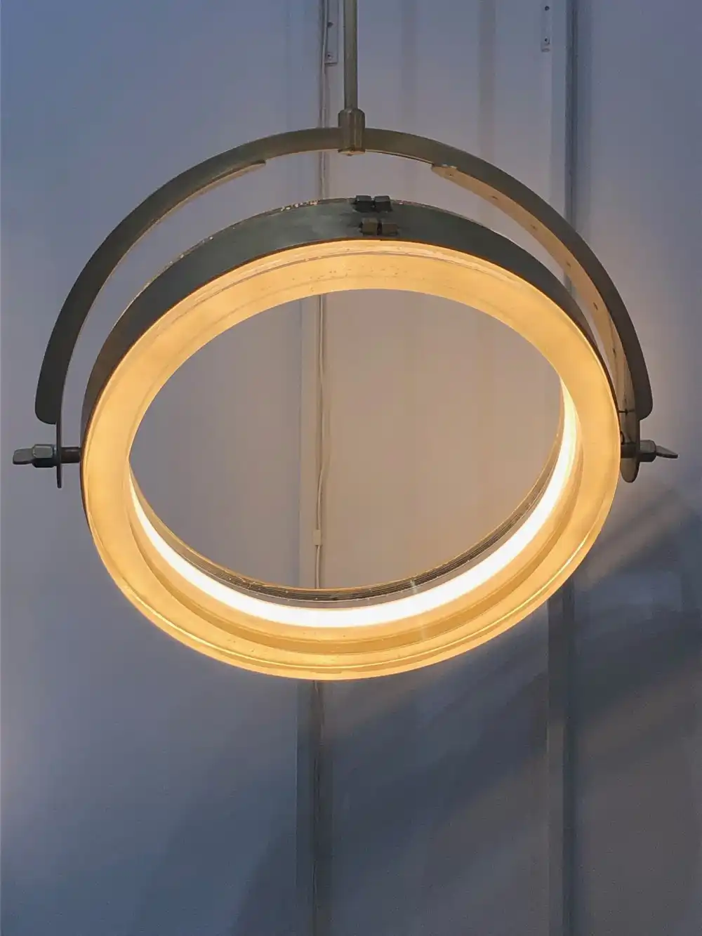 Round industrial ceiling light