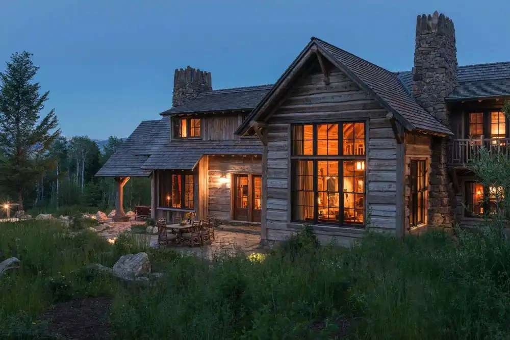 Mountain Getaway Is a Spectacular Rustic Retreat Focused on Nature