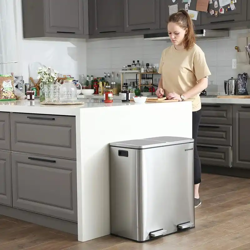 SONGMICS 16 Gallon Step Trash Can
