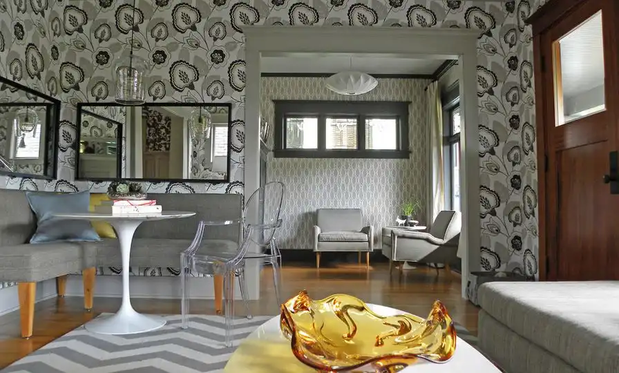 Saarinen Tulip Table With Ghost Chairs