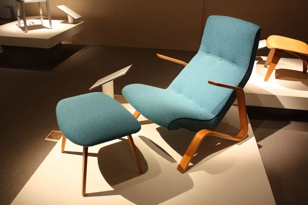 Saarinen grasshopper armchair