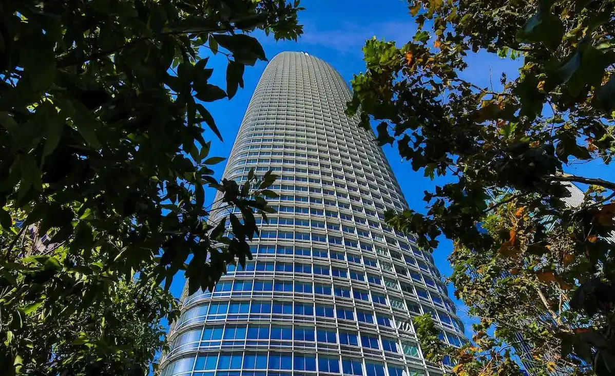 Salesforce Tower