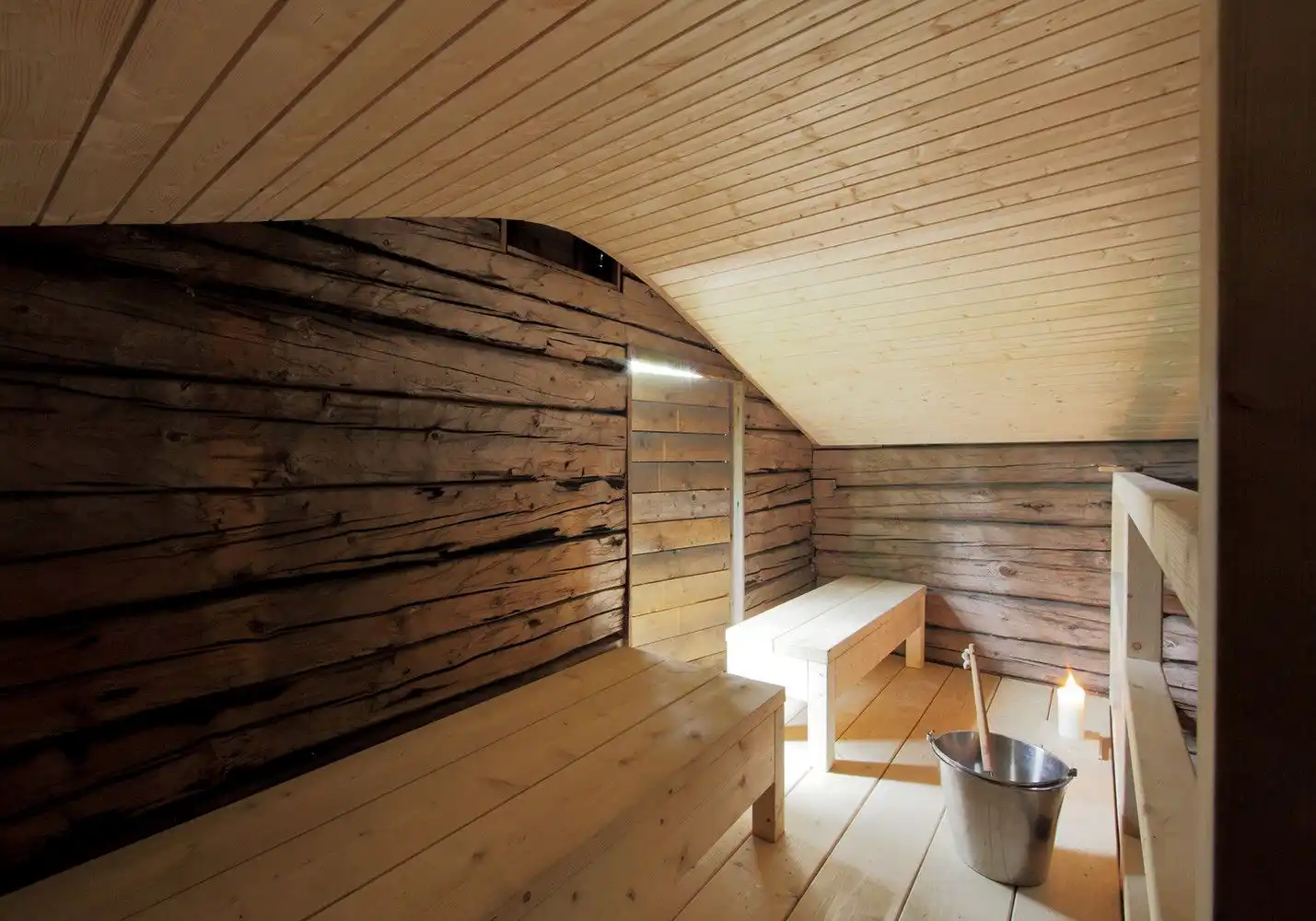 Sauna Tonttu reclaimed wood sauna