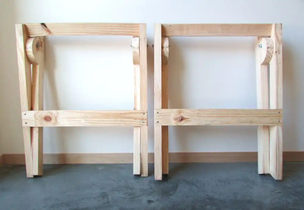 Saw Horse Craft Table2