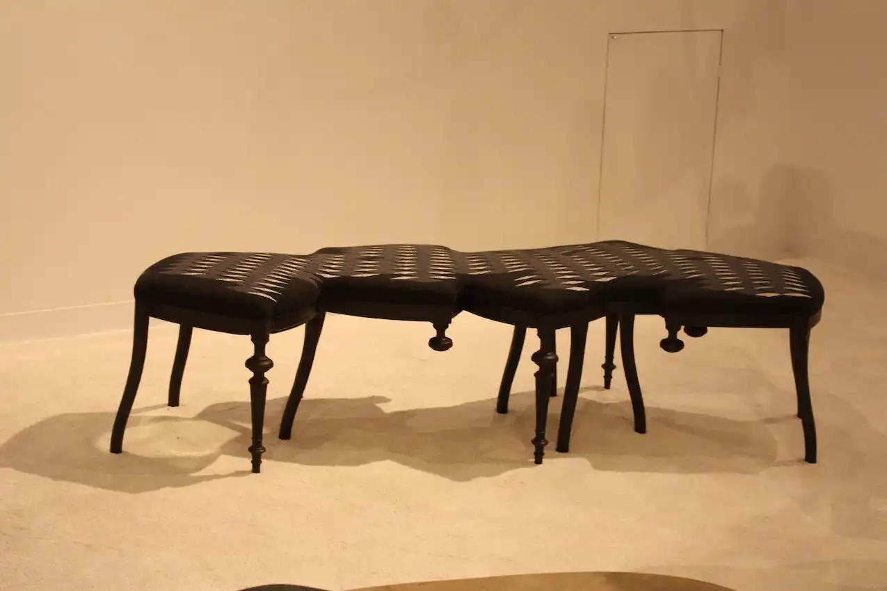 An atypical arrangement of legs is engaging.