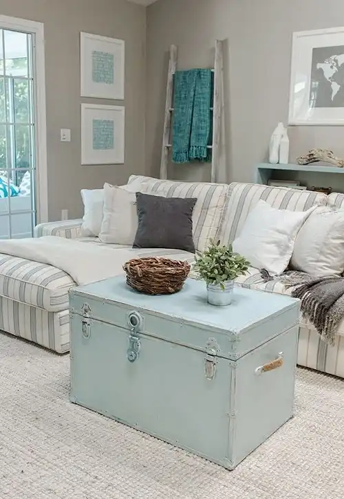 Shabby vintage trunk
