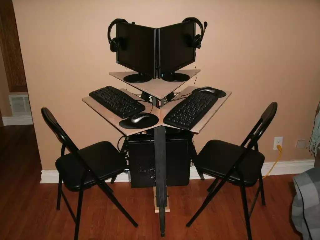 Shared computer Desk DIY