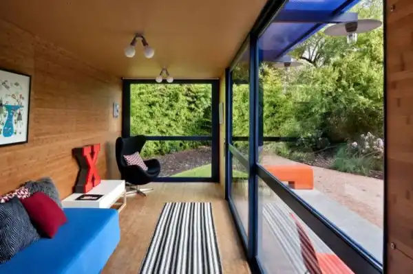 Shipping Container Guest House6