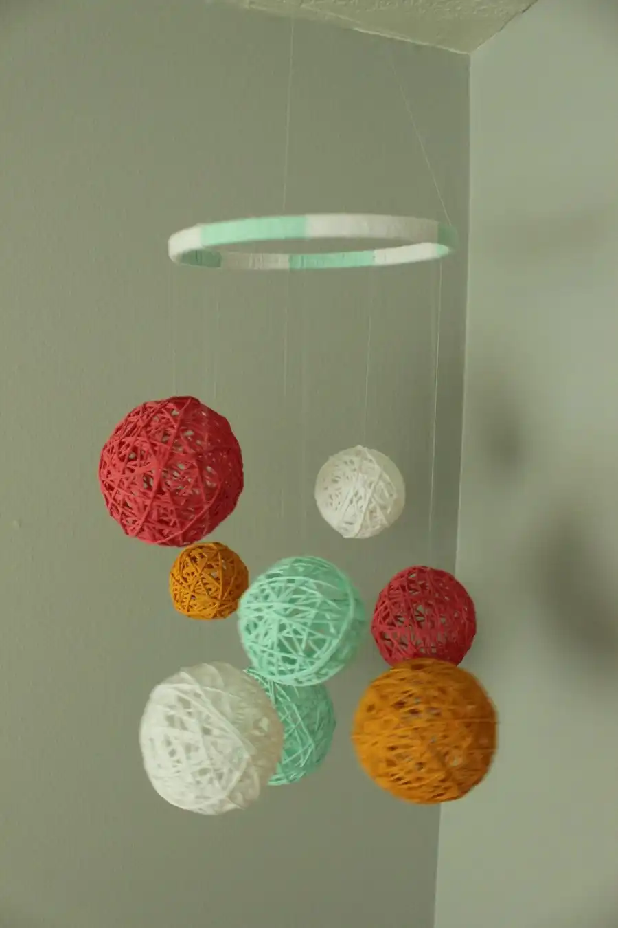 Simple diy mobile for kids