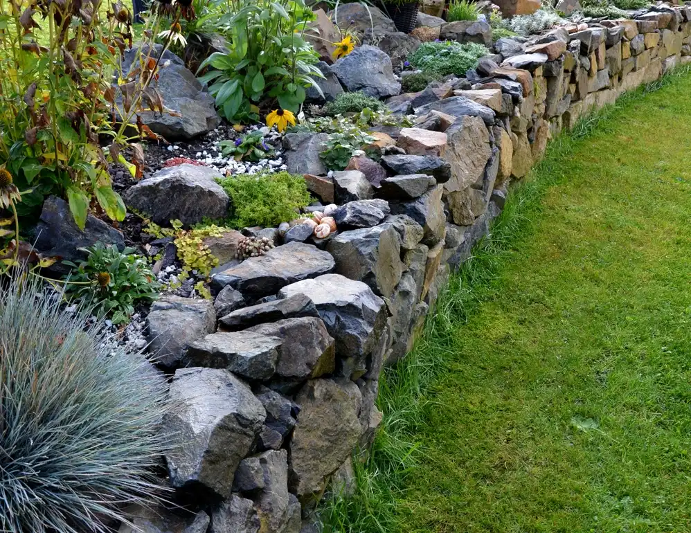 Simple retaining wall