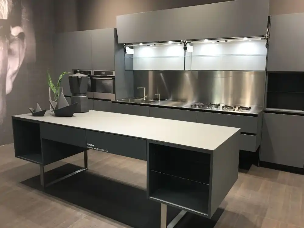 Sipario kitchen design by Makio Hasuike Co