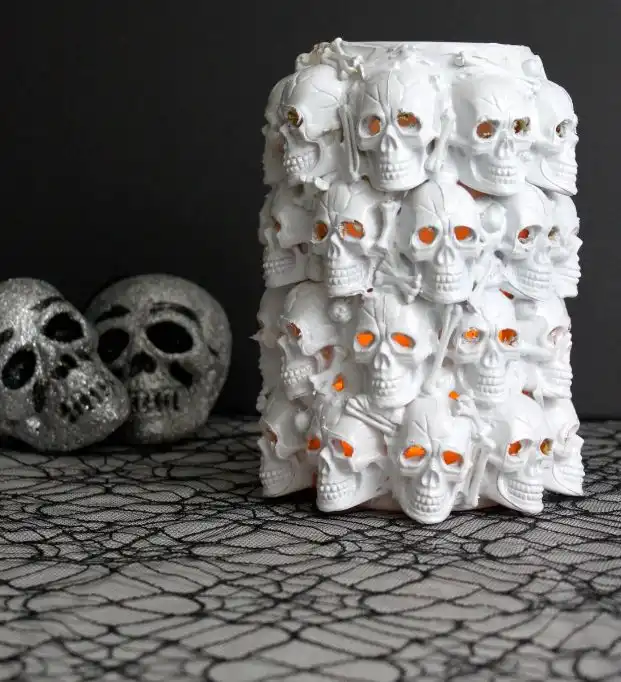 Skull lanterns DIY