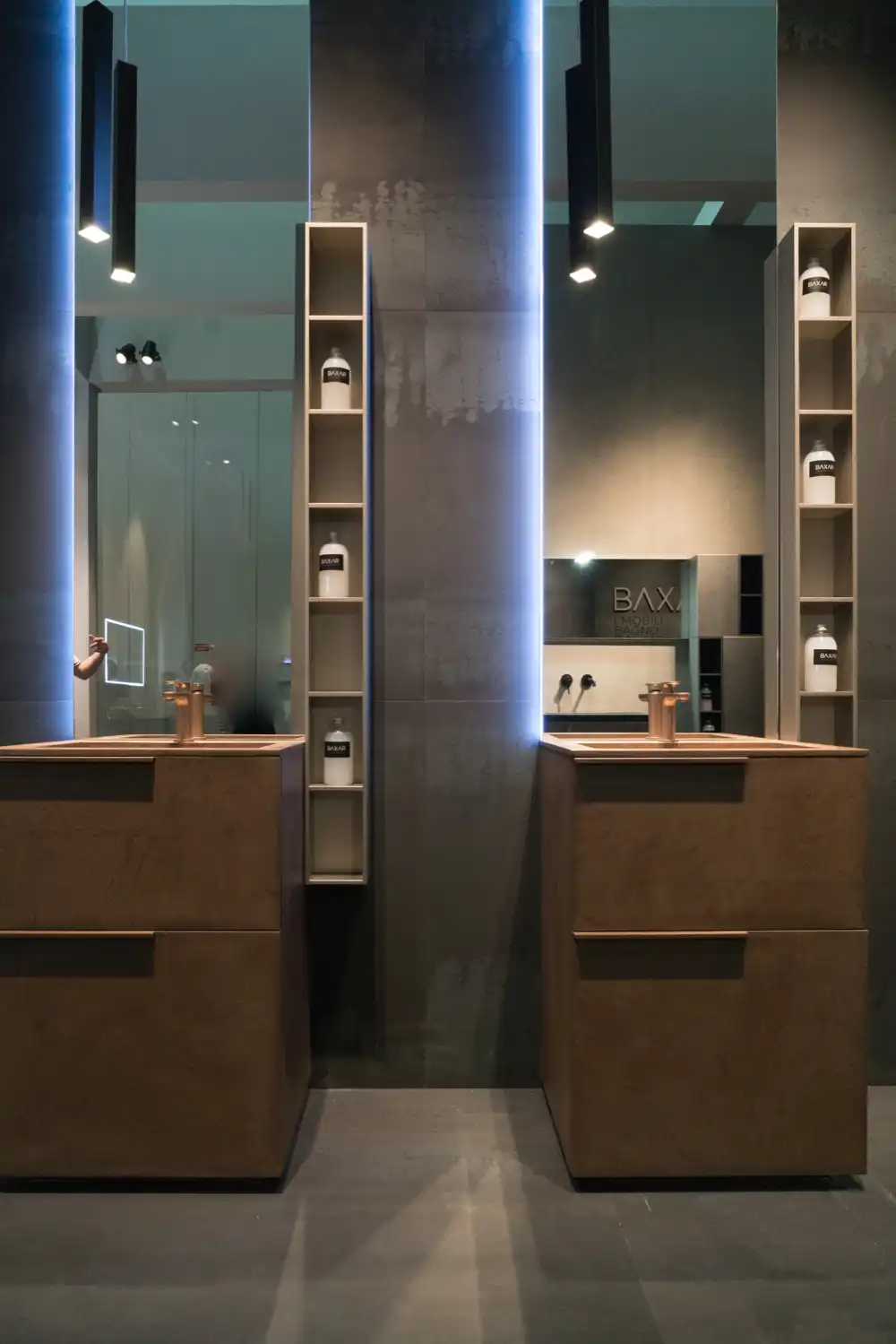 Stuck With a Small Bathroom? Don’t Make These Decorating Mistakes