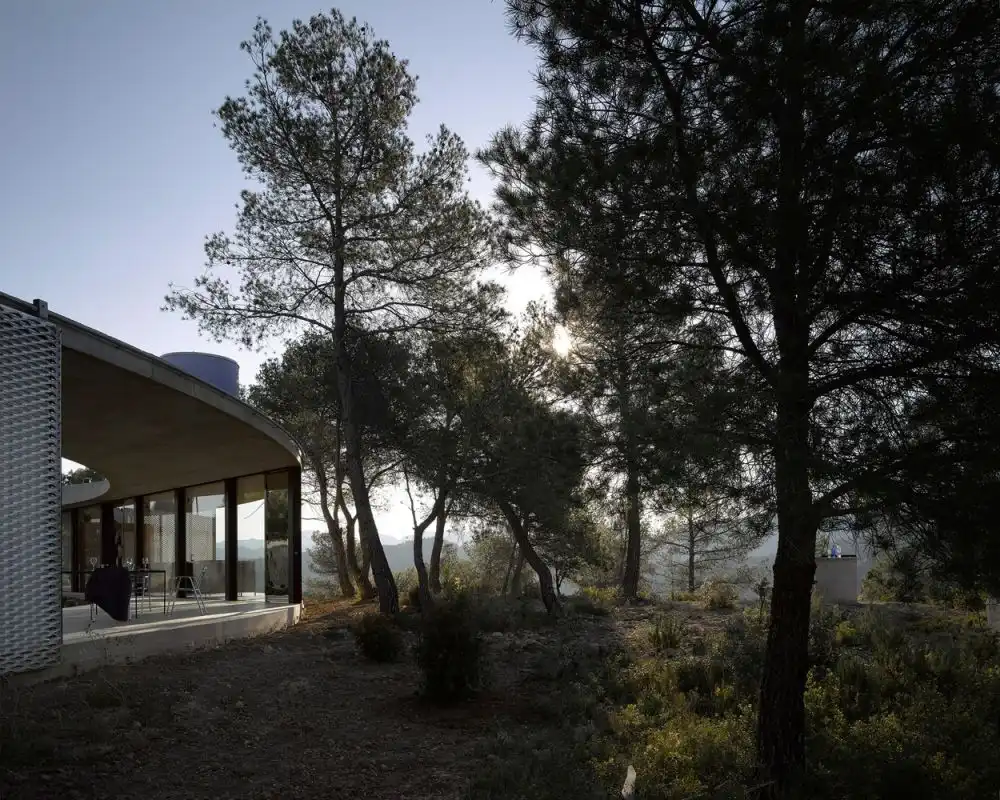 Solo House by OFFICE Kersten Geers David Van Severen side view