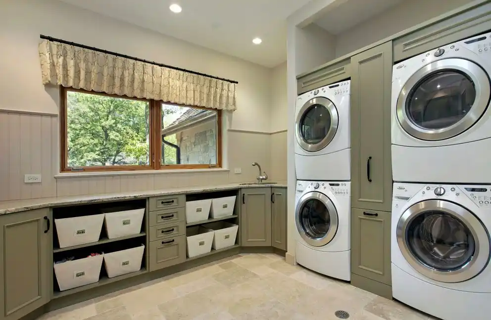 Split appliances in two groups and stack