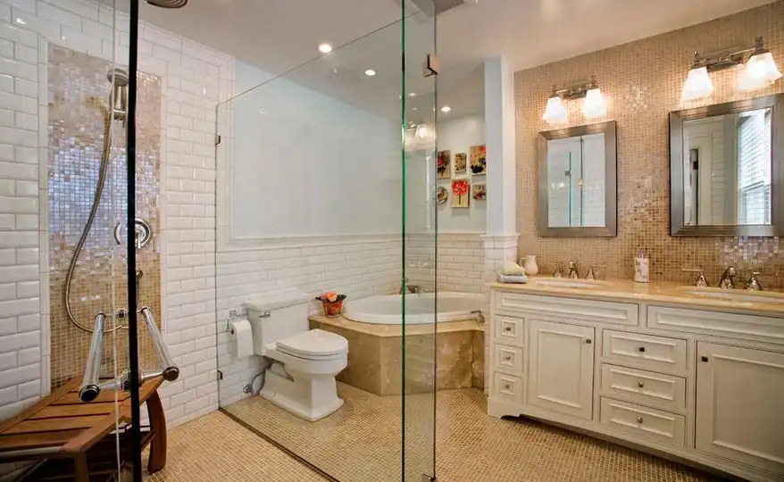 Squeezing both the tub