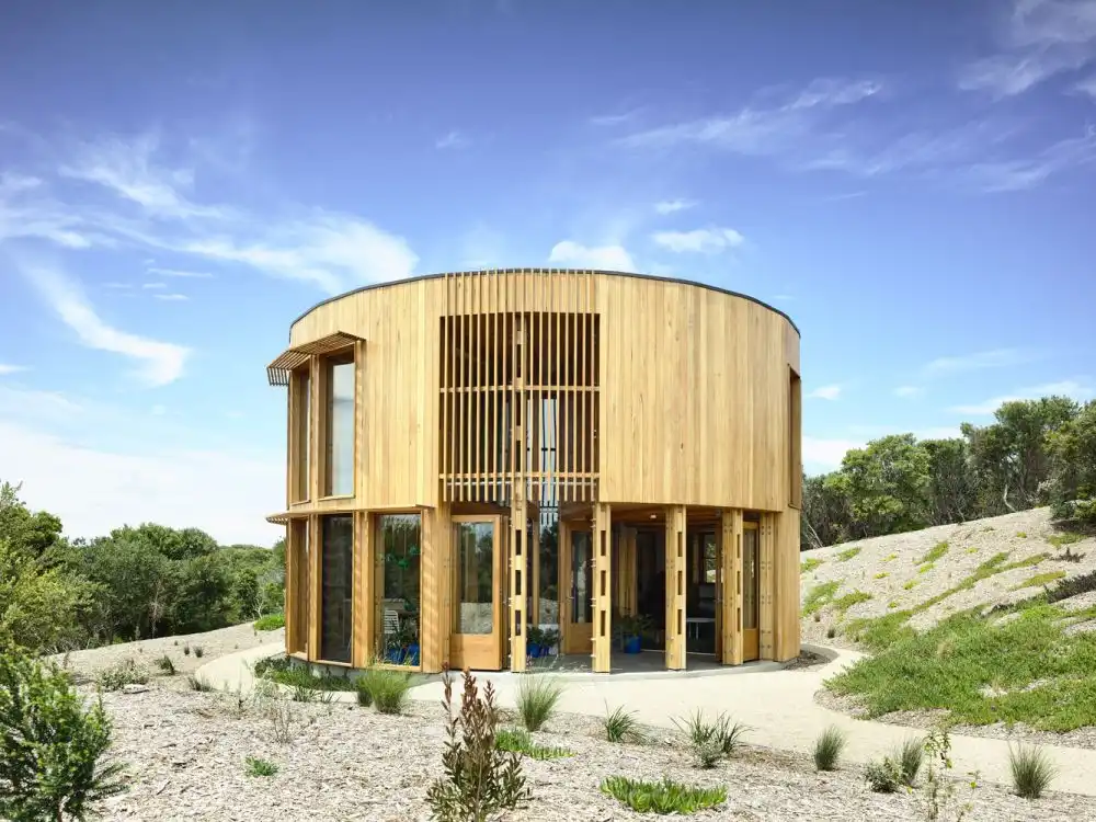 St Andrews Beach House by Austin Maynard Architects