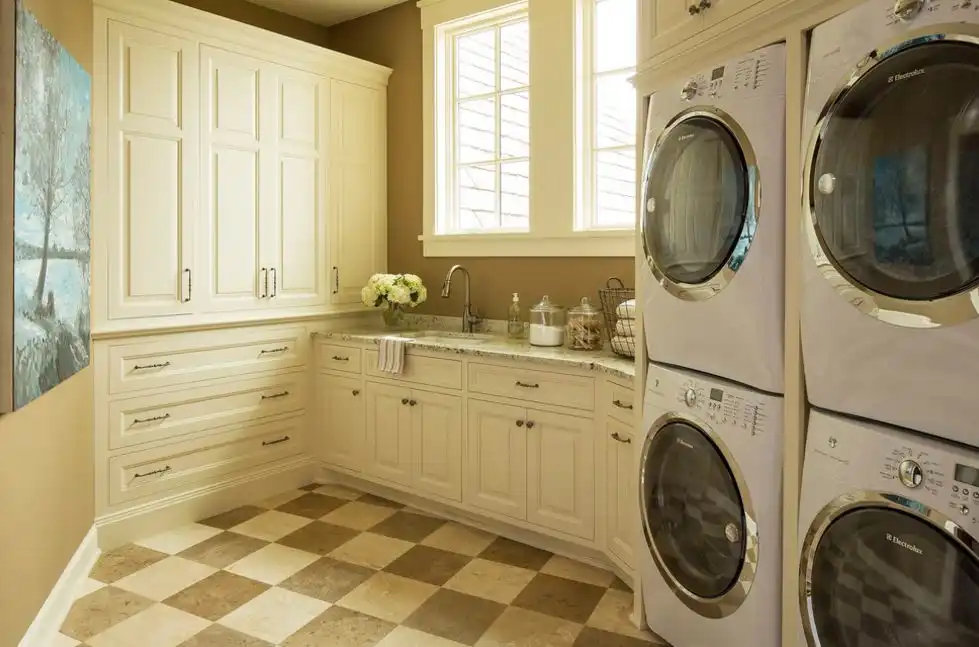 Stacked appliances for laundry