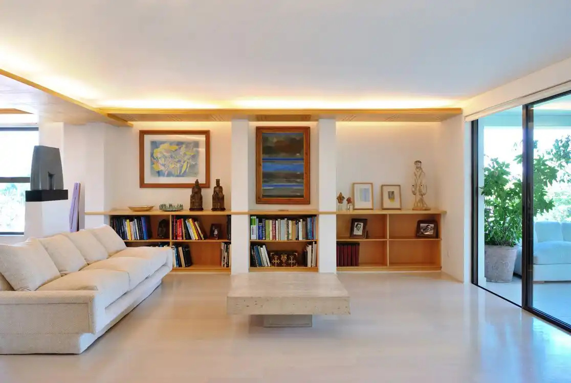 Start the housewarming party with cleaning
