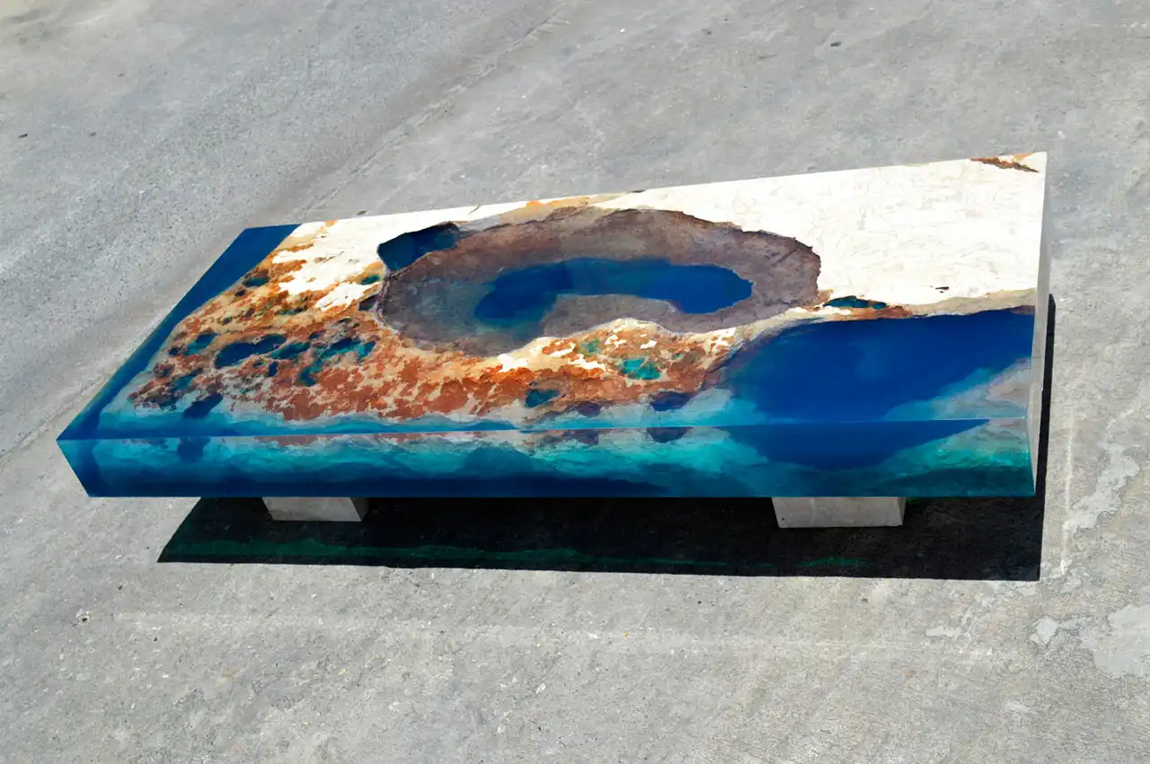 Stone and resin la table design