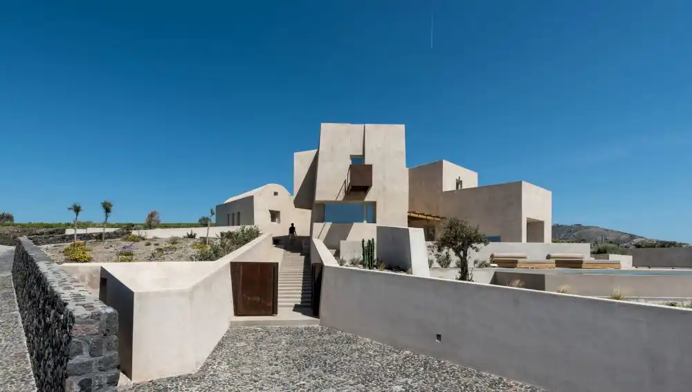 Summer Residence in Pyrgos by Kapsimalis Architects front view