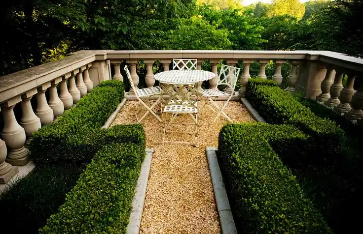 Using Outdoor Symmetry When Designing The Landscape