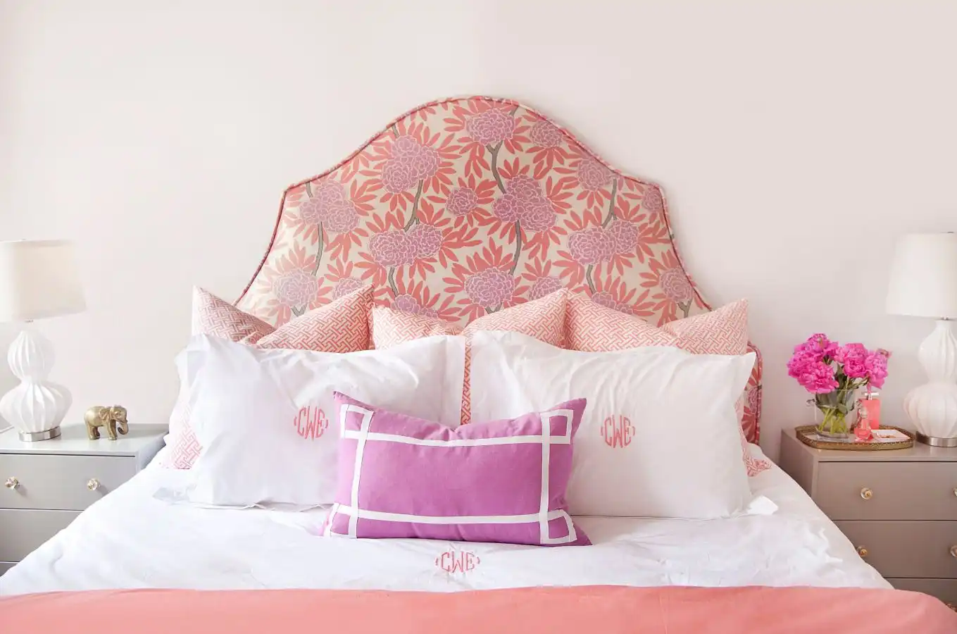 Teenage girl bedroom with coral upholstered in coral
