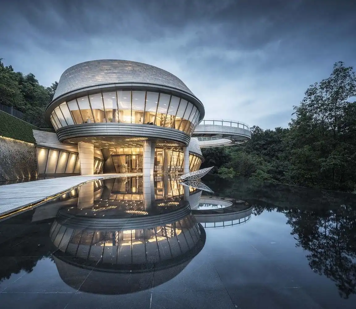The LOOP Gallery design by LWK + PARTNERS