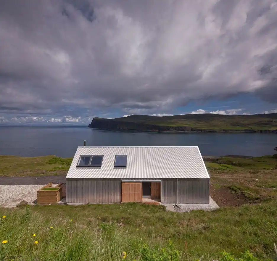 The Tinhouse by Rural Design side view