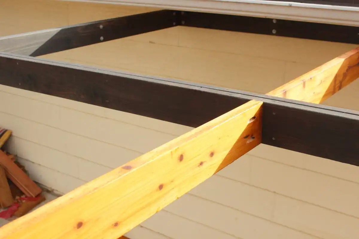 How to Install Modern Pergola Rafters Without Brackets - straight beam